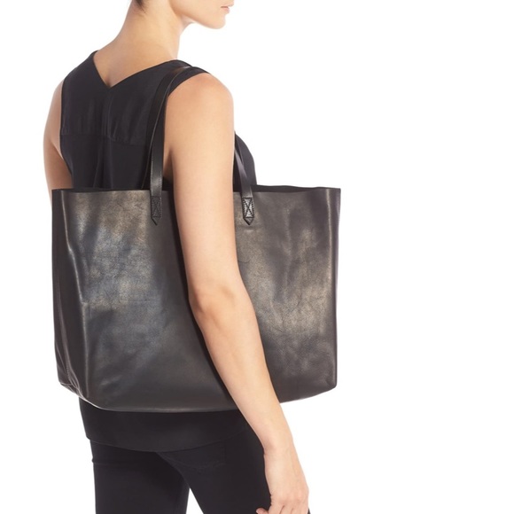 Madewell Handbags - Madewell East West Transport Tote